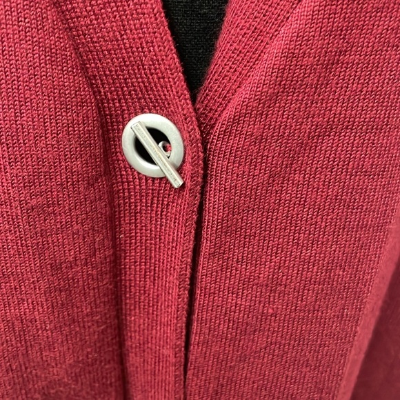 Joan Vass New York red cardigan in wine with toggle clasp closure, size X-Large - Picture 4 of 8